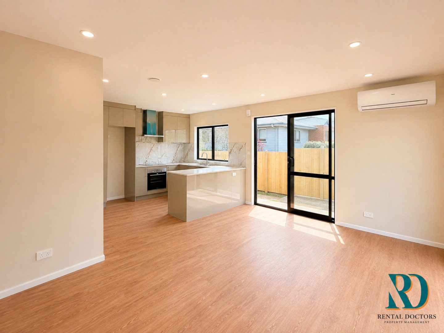 8B Plumley Crescent, Mangere